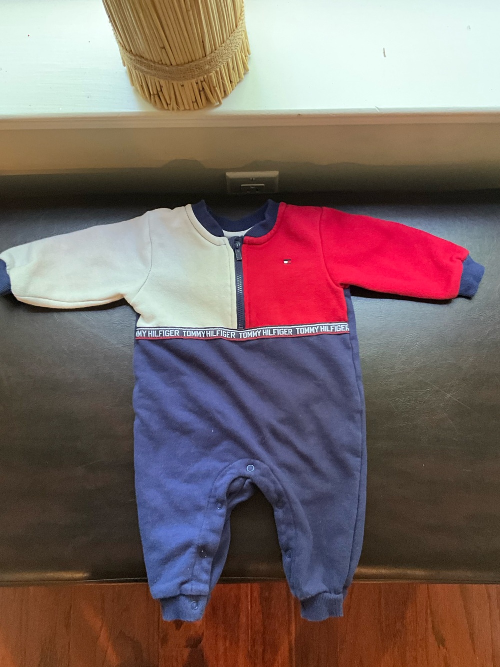 Tommy Hilfiger Red, Navy & Cream Baby Colorblock Zip One-Piece Size 6-9 Months